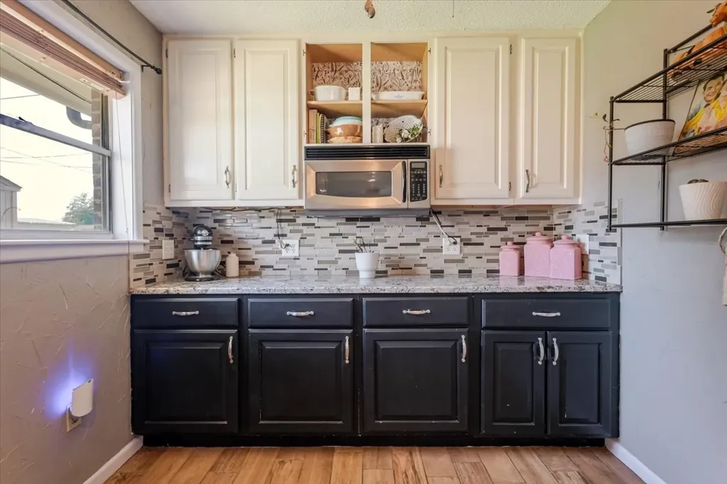 2304 SE 10th Mineral Wells TX 76067