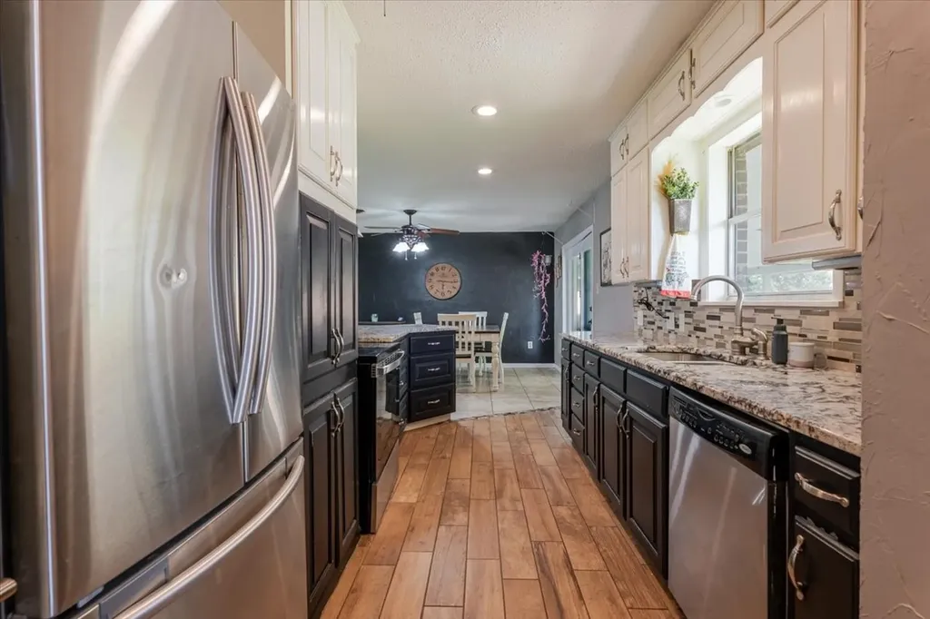 2304 SE 10th Mineral Wells TX 76067