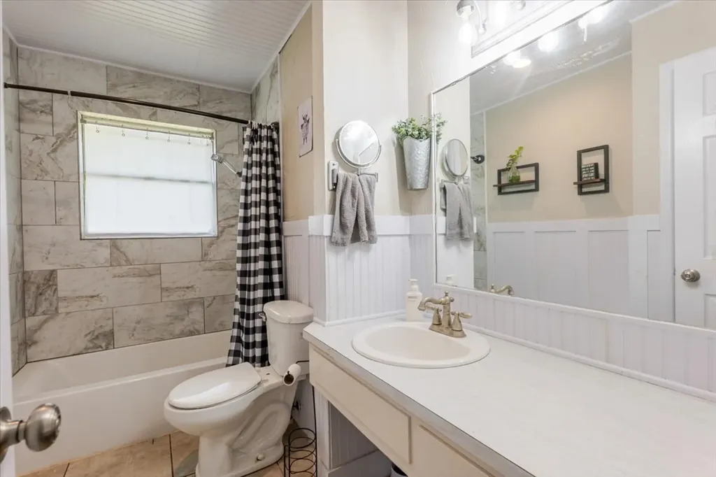 2304 SE 10th Mineral Wells TX 76067
