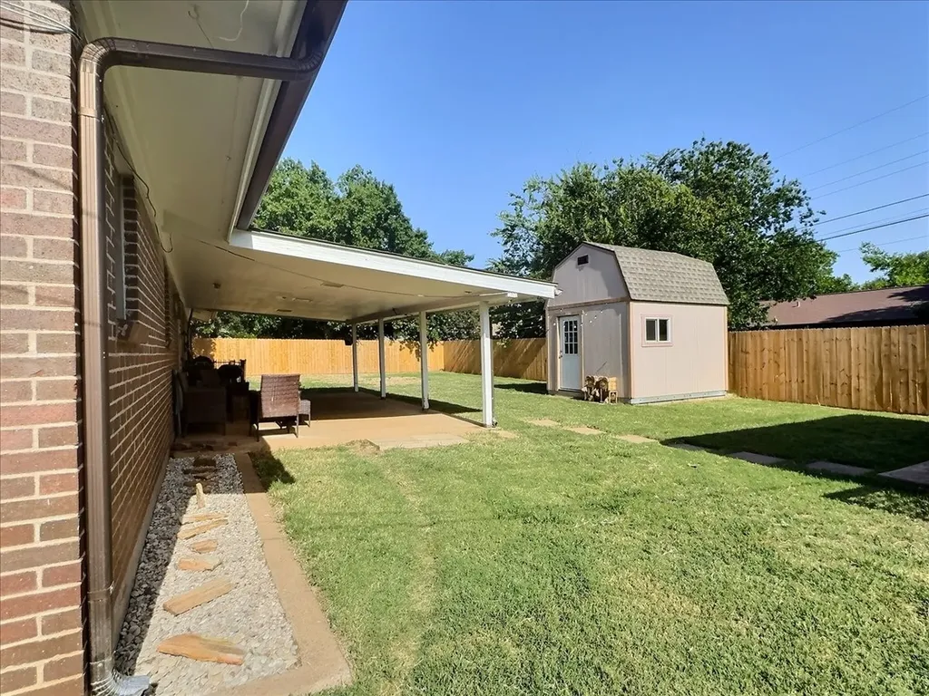 2304 SE 10th Mineral Wells TX 76067