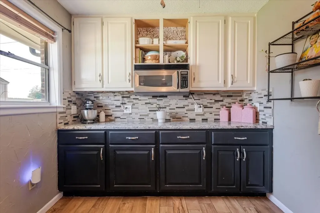 2304 SE 10th Mineral Wells TX 76067