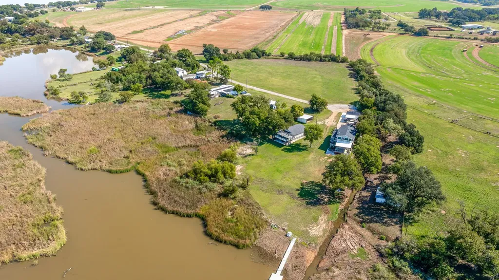 2520 Long Creek Granbury TX 76049