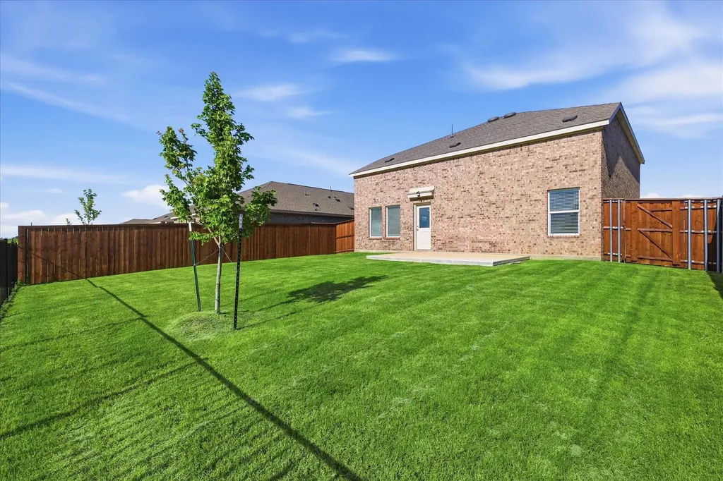 7114 Amber Barn Avenue Pilot Point TX 76258