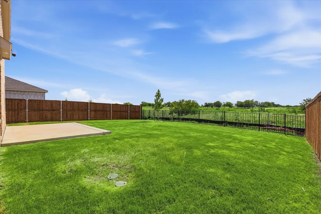 7114 Amber Barn Avenue Pilot Point TX 76258