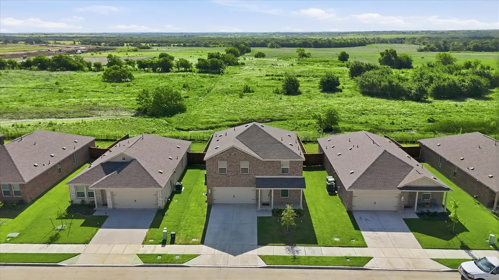 7114 Amber Barn Avenue Pilot Point TX 76258