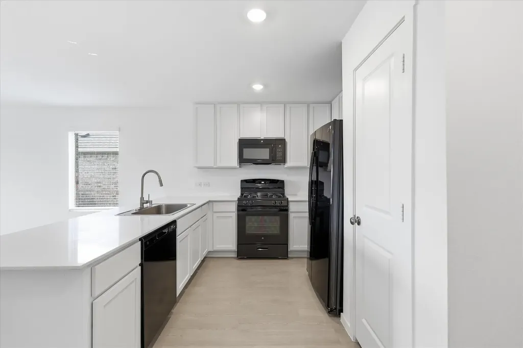 7114 Amber Barn Avenue Pilot Point TX 76258