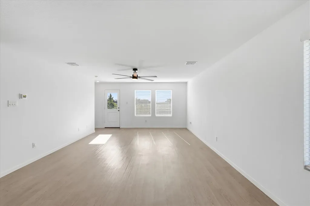 7114 Amber Barn Avenue Pilot Point TX 76258