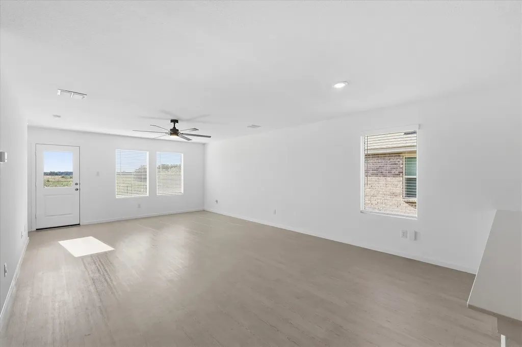 7114 Amber Barn Avenue Pilot Point TX 76258