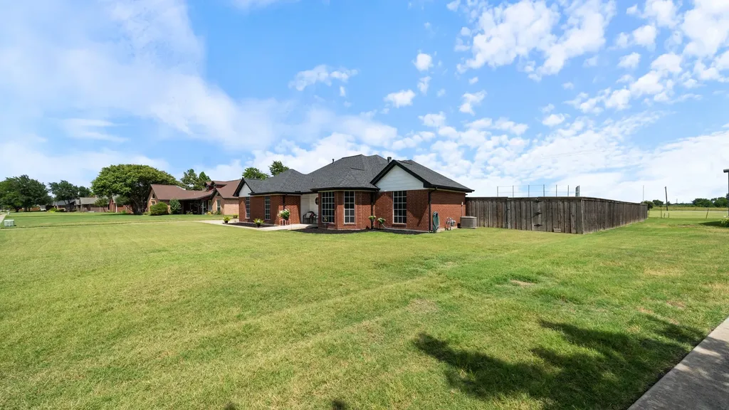 208 Country View Lane Crandall TX 75114
