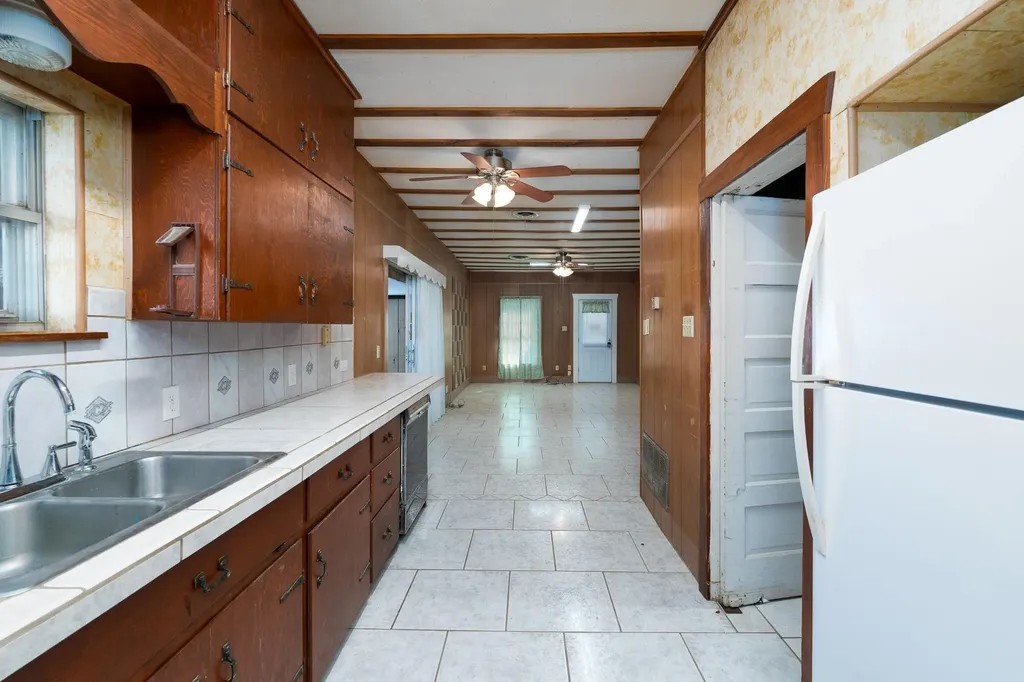 403 N Plano Avenue Blackwell TX 79506