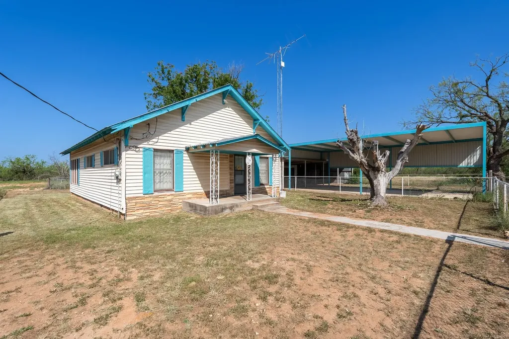 403 N Plano Avenue Blackwell TX 79506
