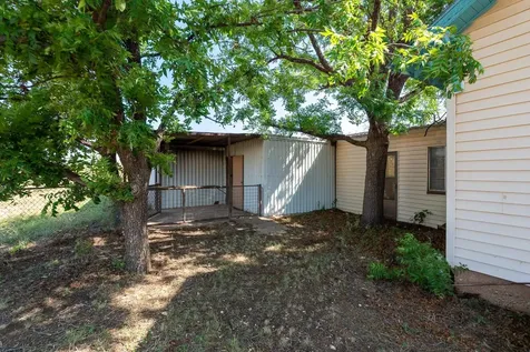 403 N Plano Avenue Blackwell TX 79506