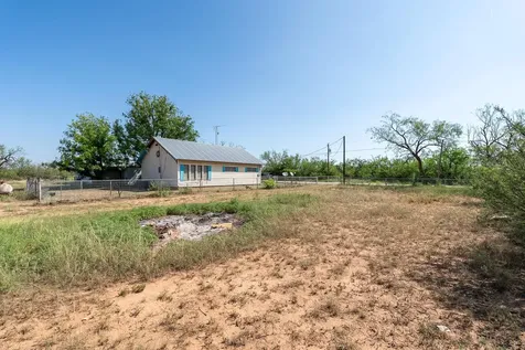 403 N Plano Avenue Blackwell TX 79506