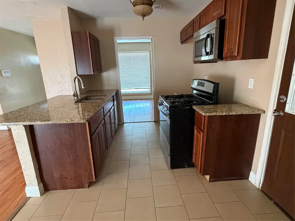 3241 Little River Drive Dallas TX 75241
