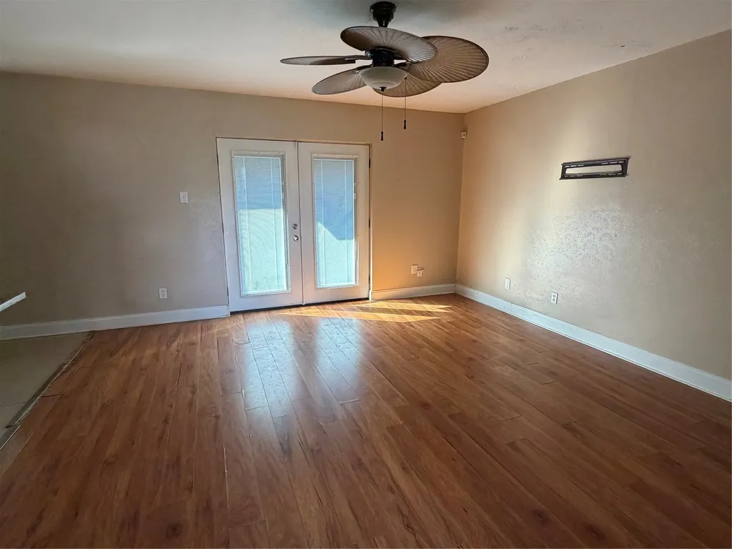 3241 Little River Drive Dallas TX 75241
