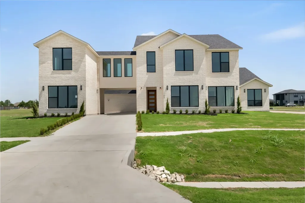 349 Valley Trail Red Oak TX 75154