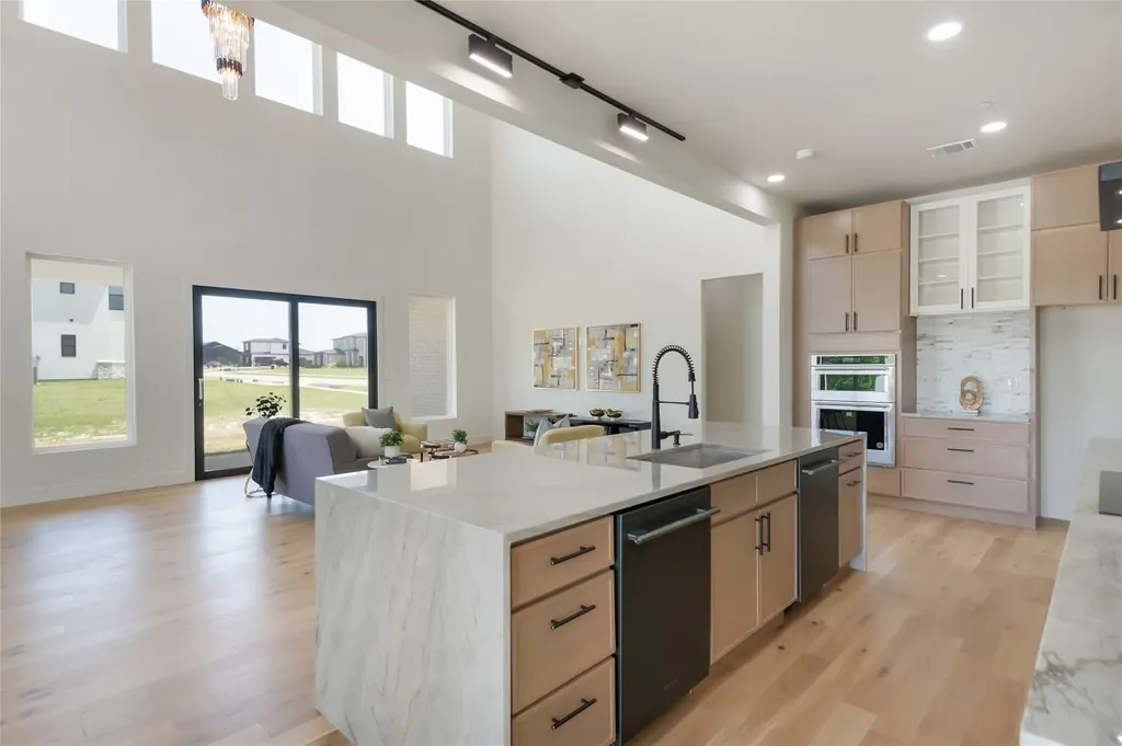349 Valley Trail Red Oak TX 75154