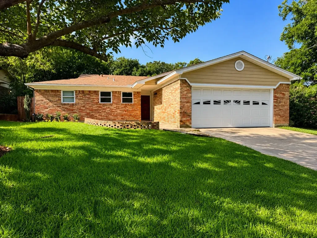 704 Chisholm Trail Denton TX 76209