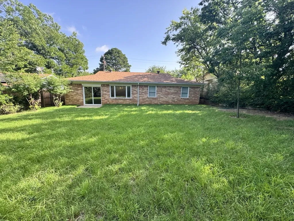 704 Chisholm Trail Denton TX 76209