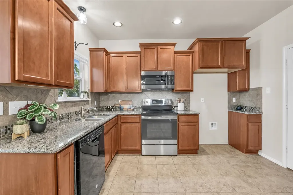 6505 Burling Street Waco TX 76712