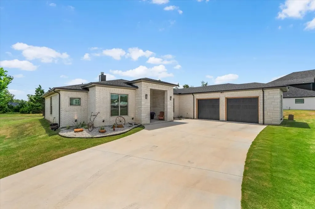 1039 Monaco Court Springtown TX 76082