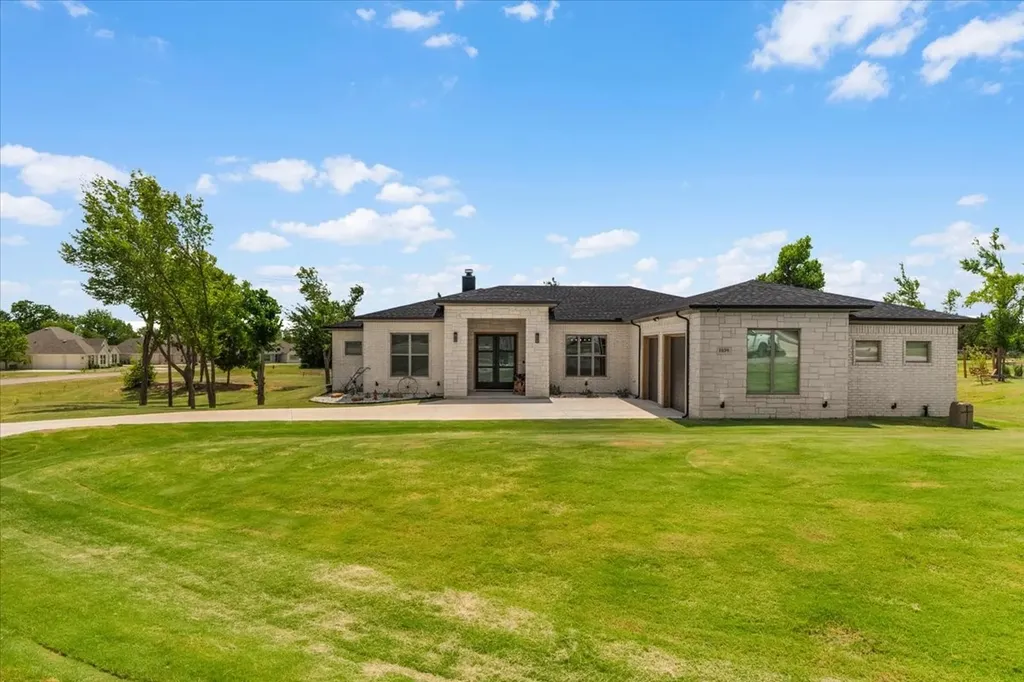 1039 Monaco Court Springtown TX 76082