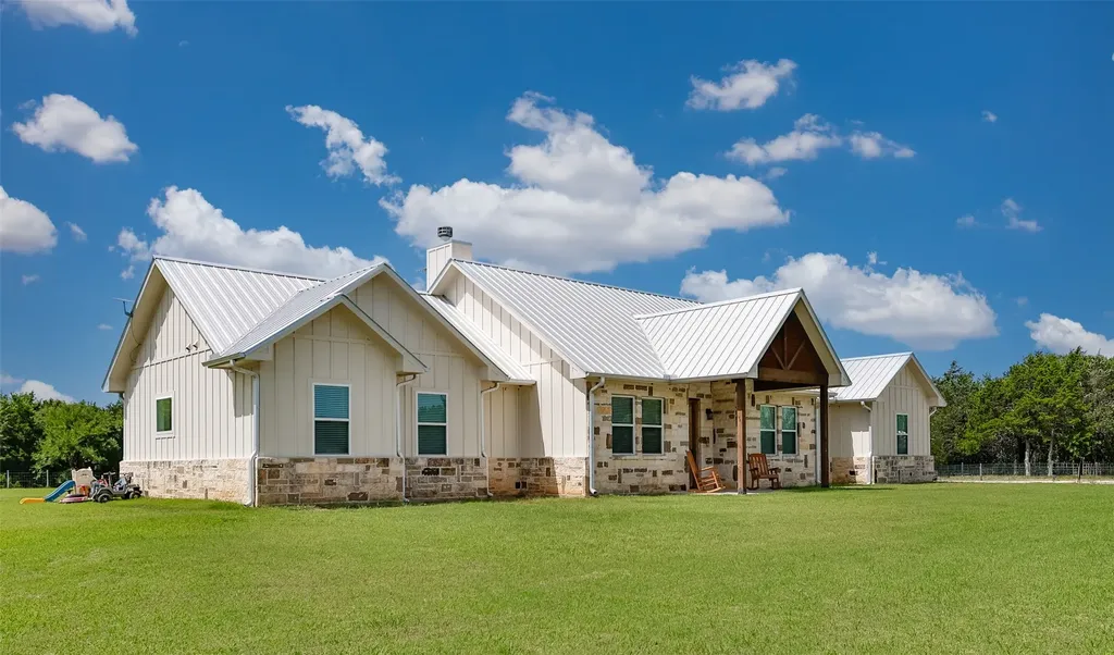 405 County Road 156 Whitesboro TX 76273
