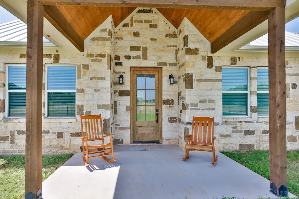 405 County Road 156 Whitesboro TX 76273