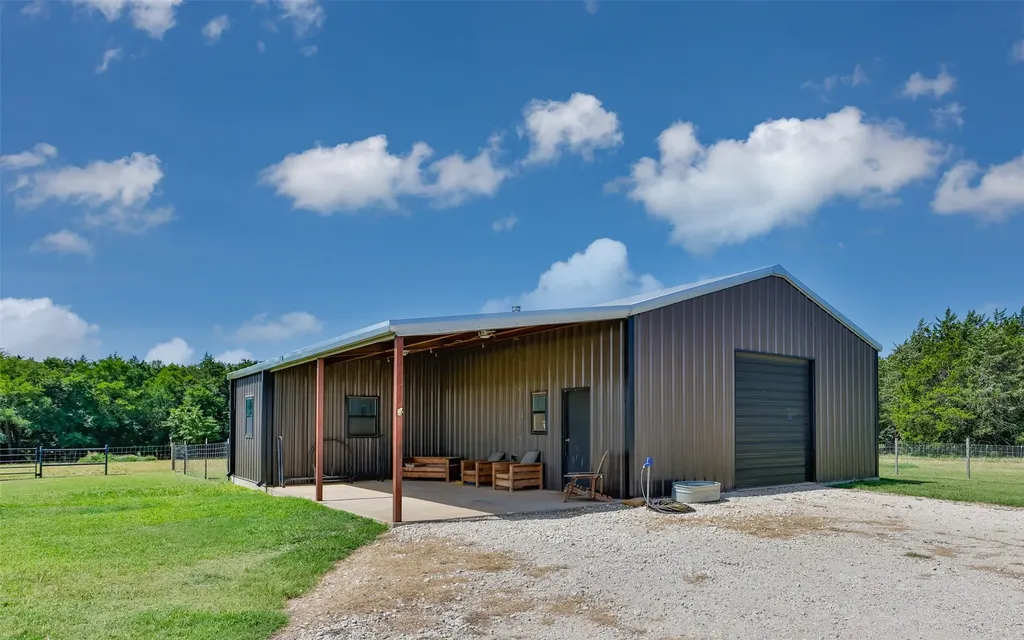 405 County Road 156 Whitesboro TX 76273
