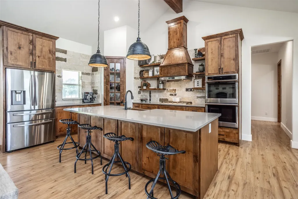 405 County Road 156 Whitesboro TX 76273