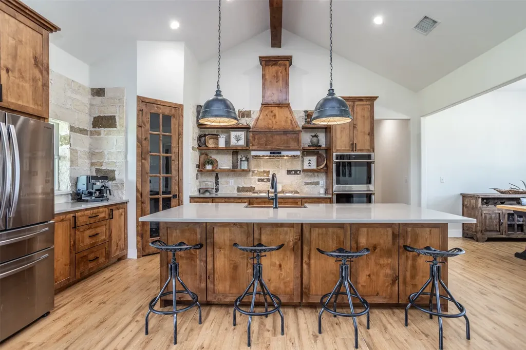 405 County Road 156 Whitesboro TX 76273
