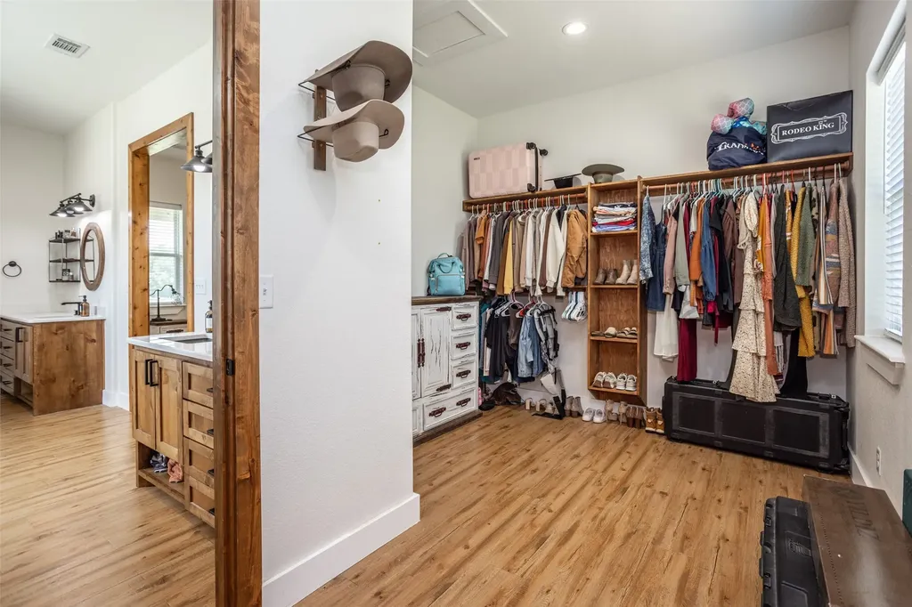 405 County Road 156 Whitesboro TX 76273