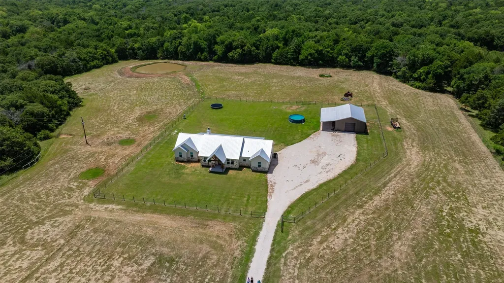 405 County Road 156 Whitesboro TX 76273