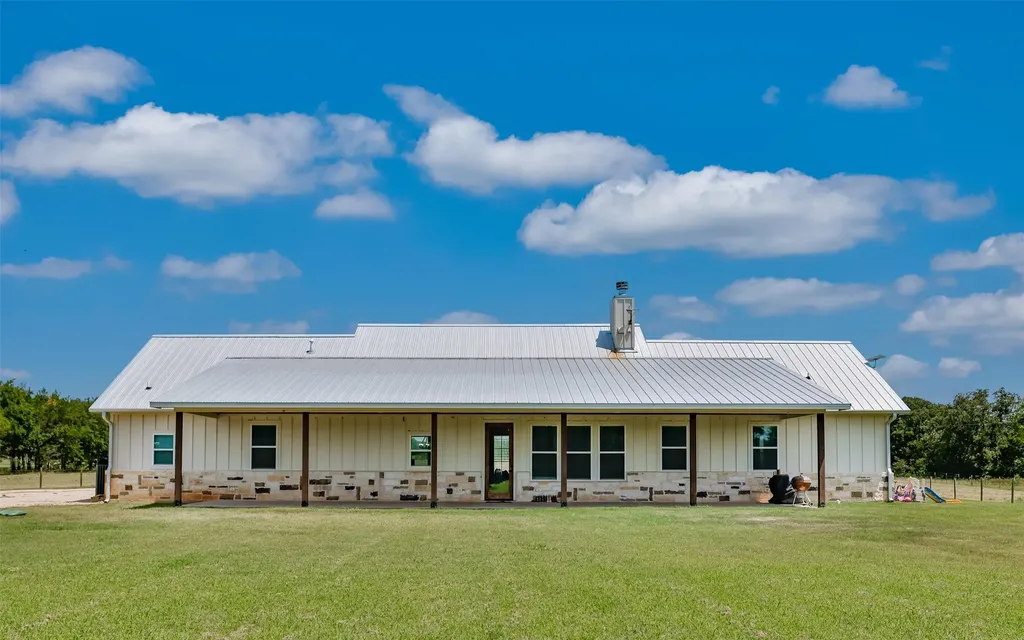 405 County Road 156 Whitesboro TX 76273