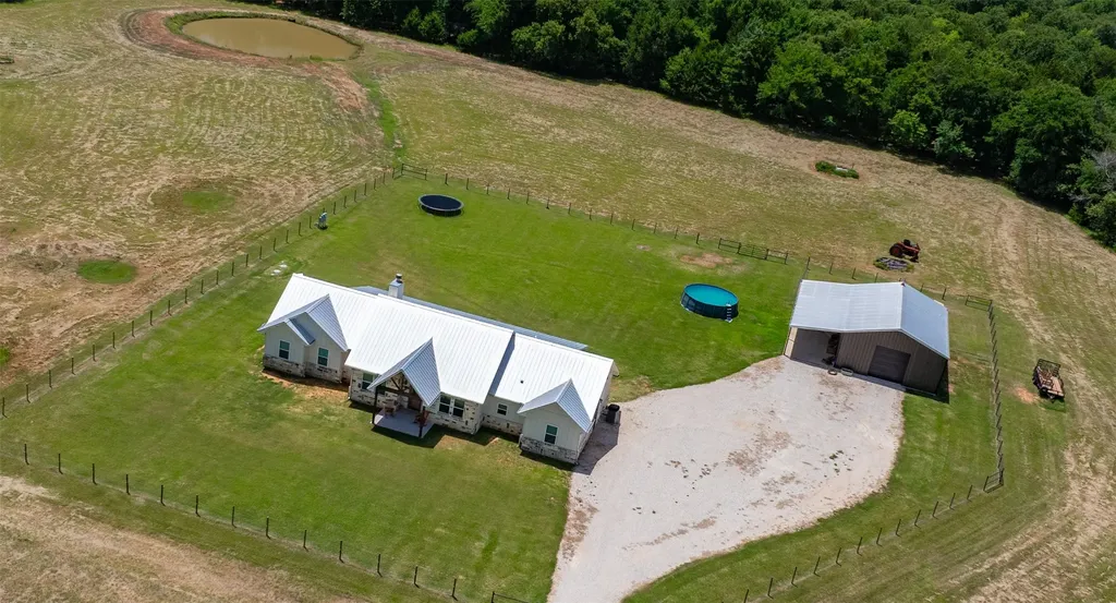 405 County Road 156 Whitesboro TX 76273