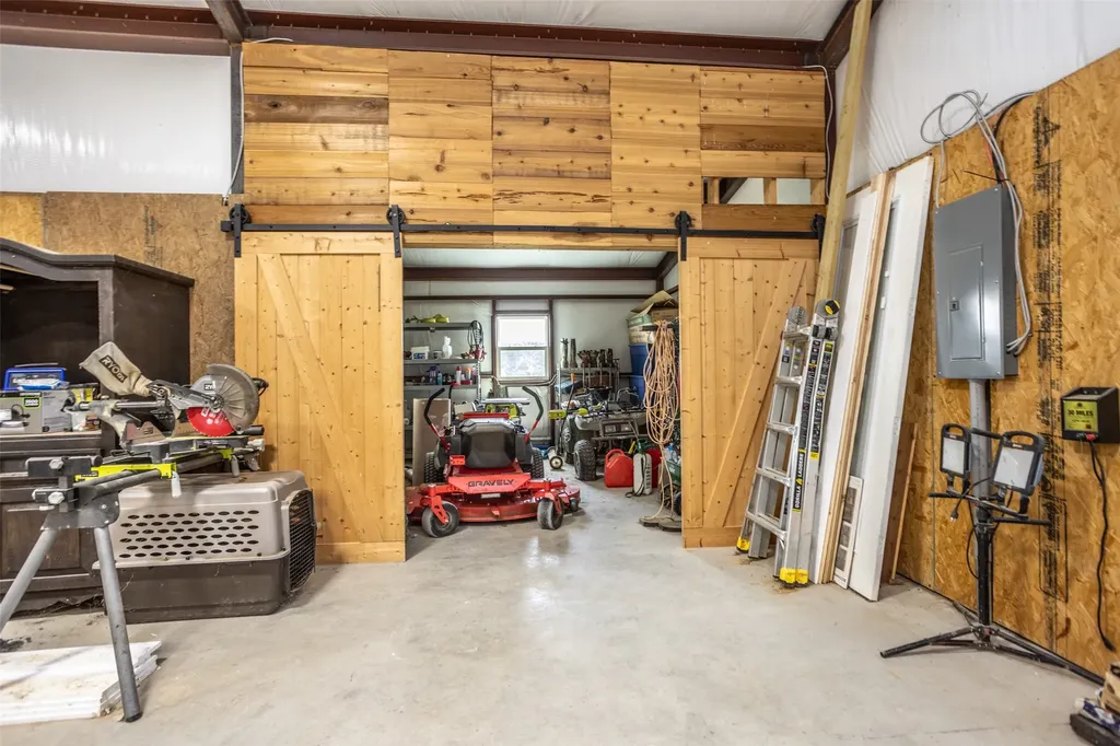 405 County Road 156 Whitesboro TX 76273