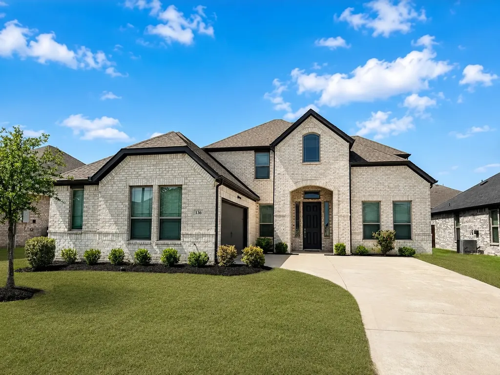 136 Bowling Green Avenue Red Oak TX 75154