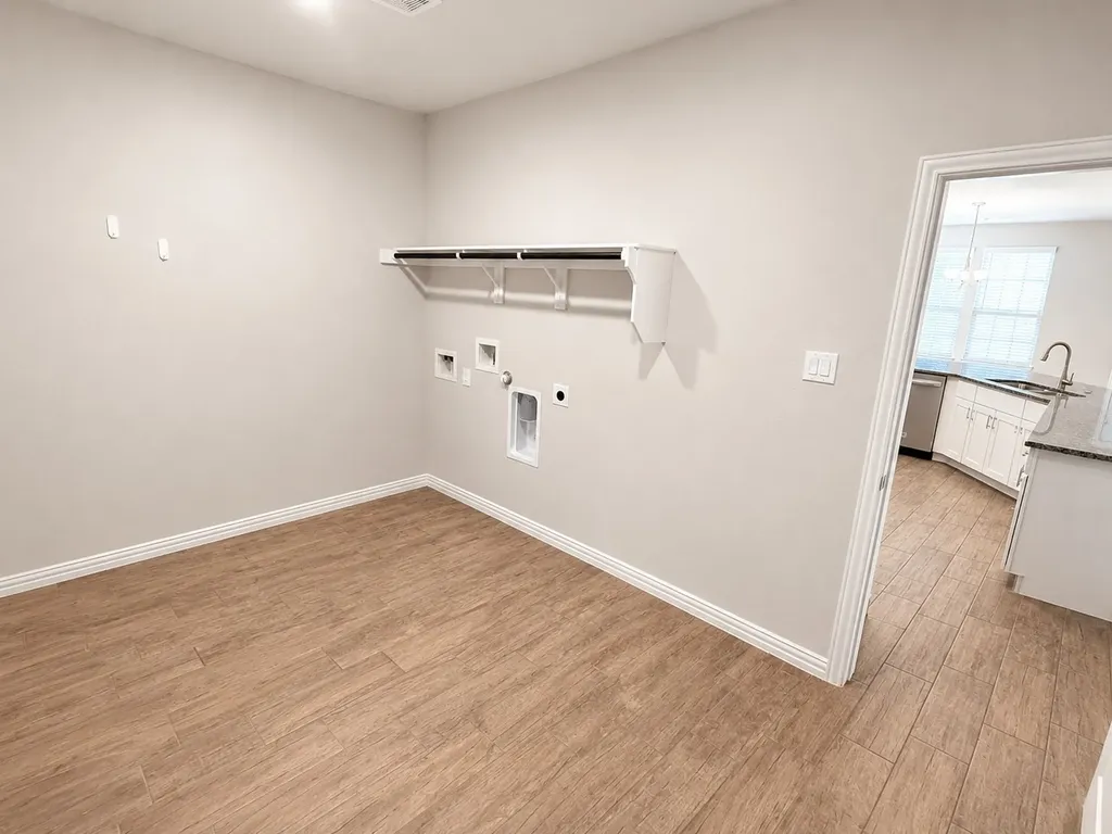 136 Bowling Green Avenue Red Oak TX 75154