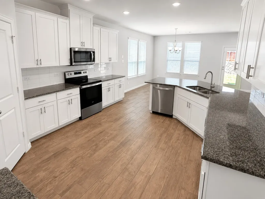 136 Bowling Green Avenue Red Oak TX 75154