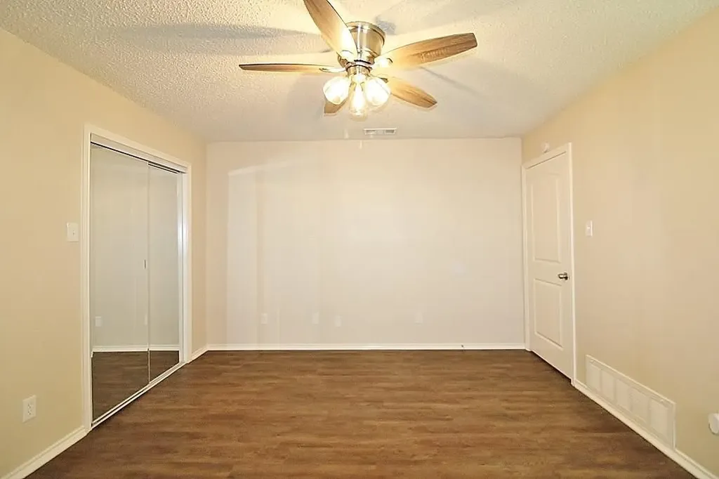 1915-1917 Spindletop Drive Duncanville TX 75137