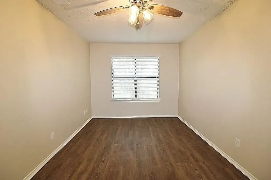 1915-1917 Spindletop Drive Duncanville TX 75137