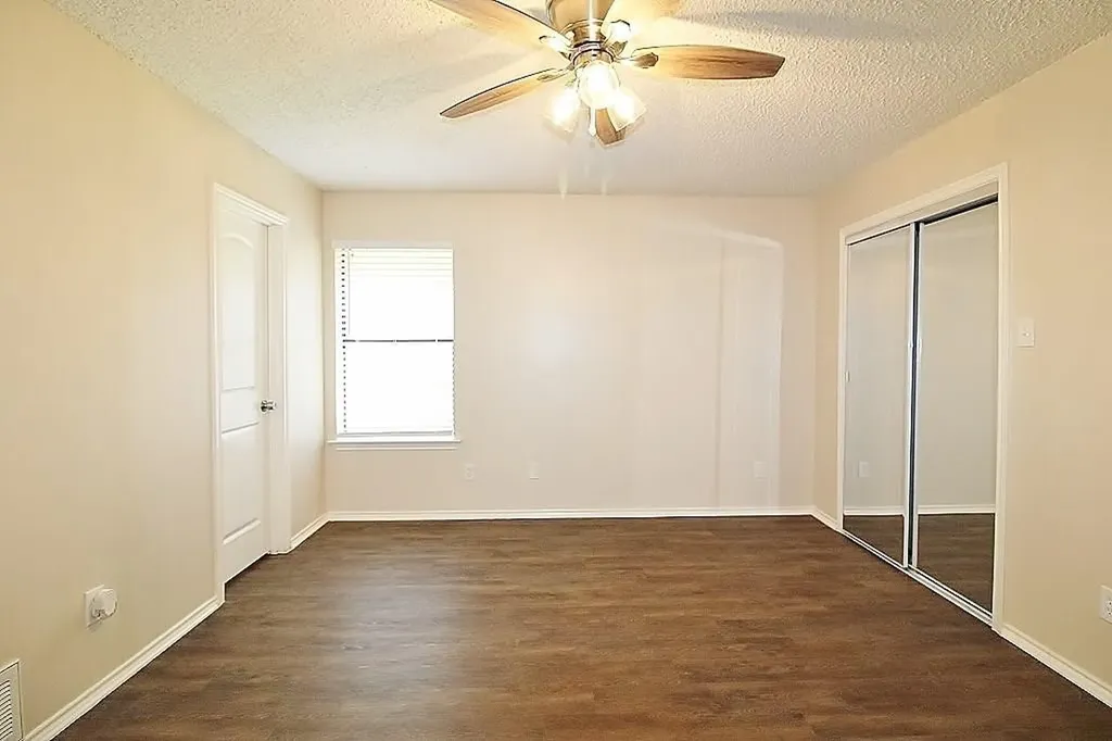 1915-1917 Spindletop Drive Duncanville TX 75137