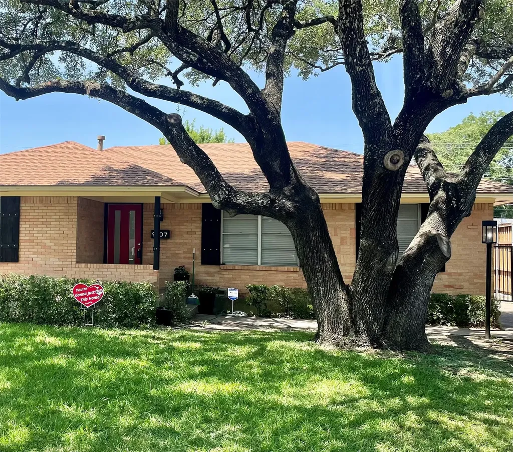 9107 Lindaro Lane Dallas TX 75228