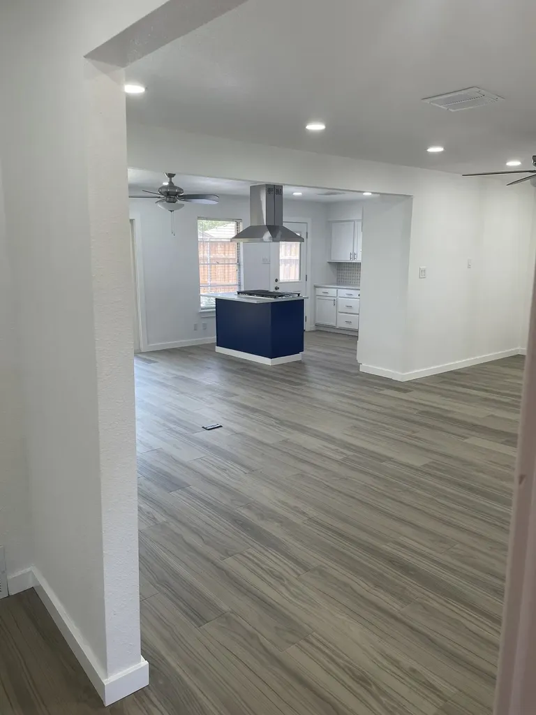 9107 Lindaro Lane Dallas TX 75228