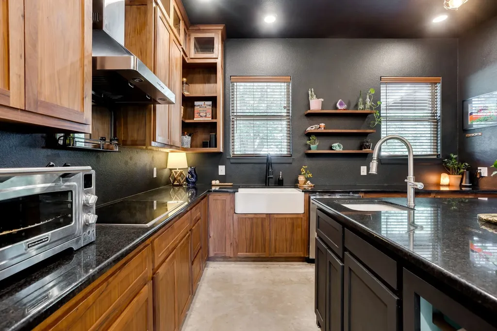 816 Alan Drive Burleson TX 76028