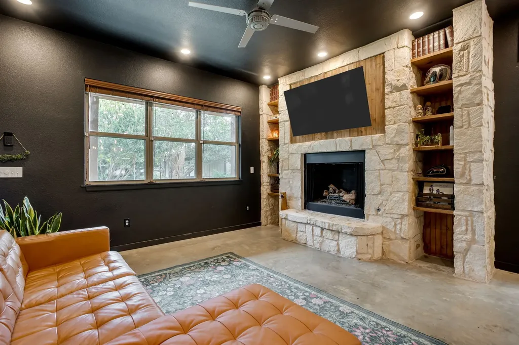 816 Alan Drive Burleson TX 76028