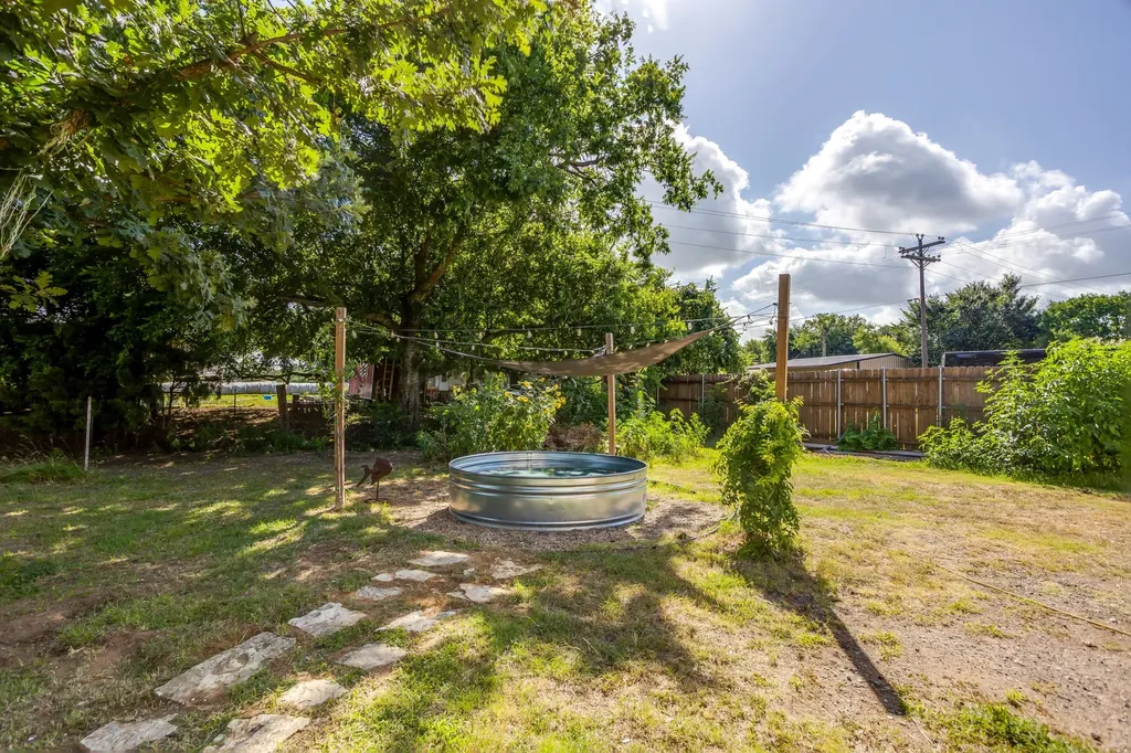 816 Alan Drive Burleson TX 76028