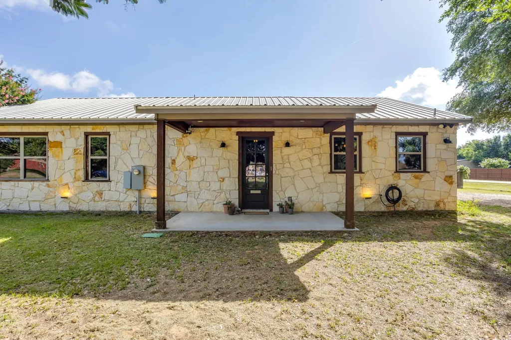 816 Alan Drive Burleson TX 76028