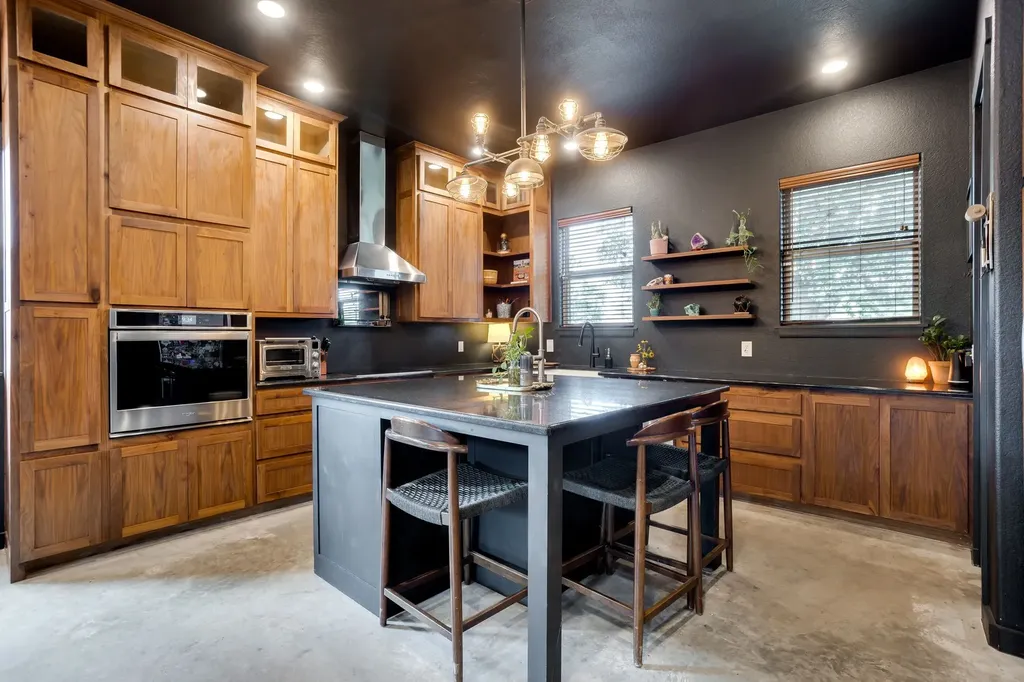 816 Alan Drive Burleson TX 76028
