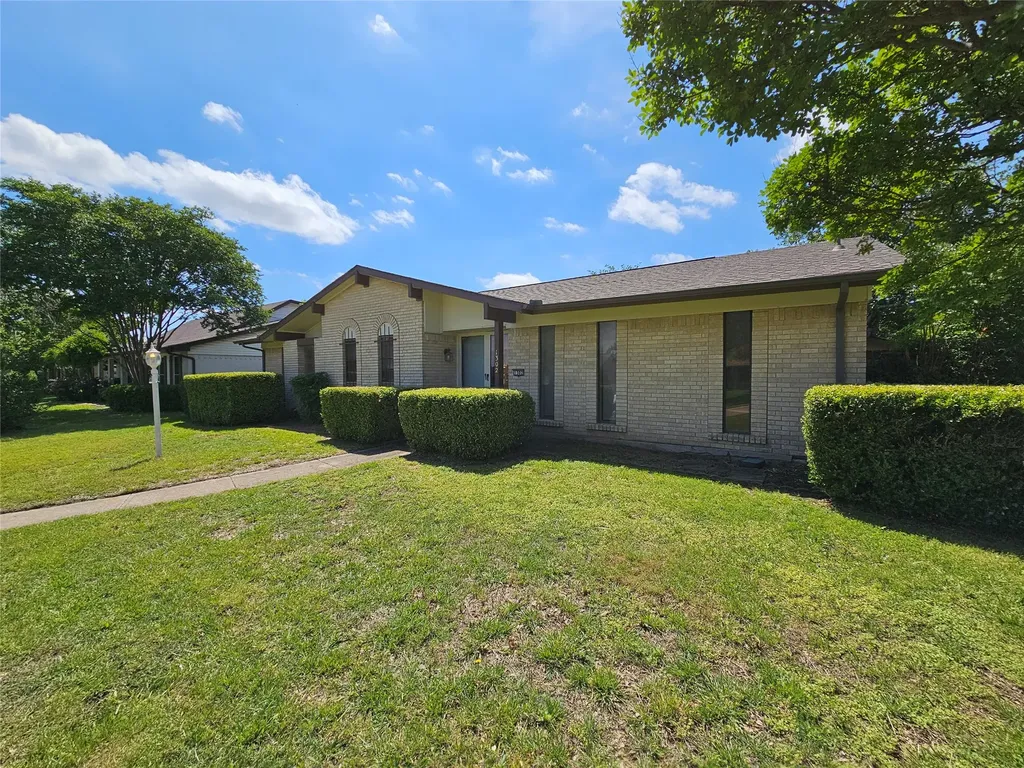 1302 Berkeley Drive Richardson TX 75081